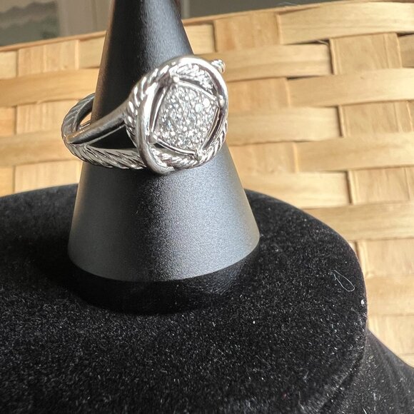 David Yurman Infinity Ring with Diamonds STYLE NUMBER: R12610DSSADI85 - Picture 4 of 7
